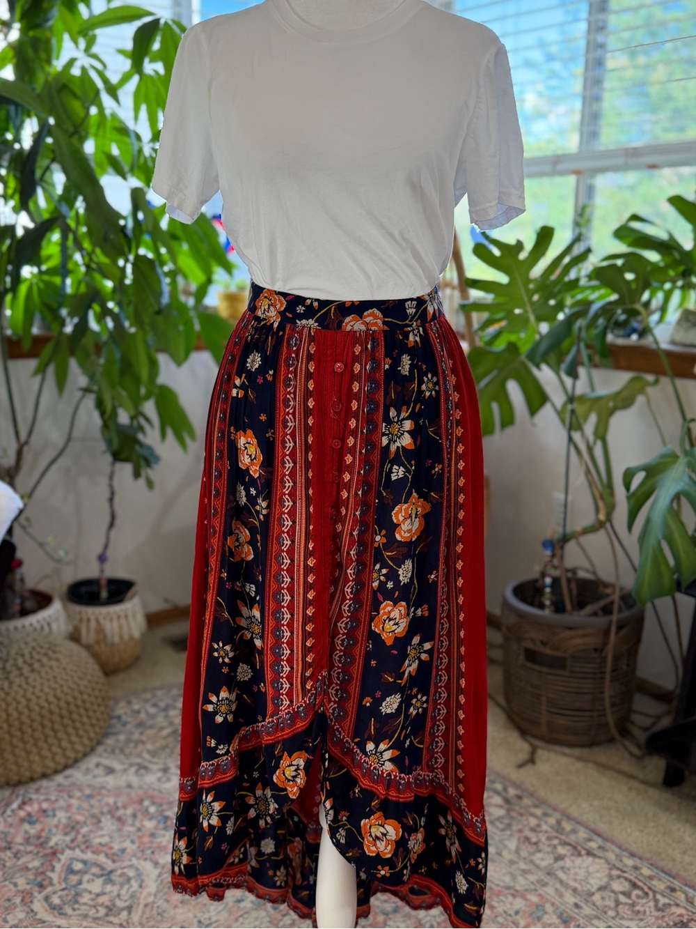 Band of Gypsies Navy & Red Floral High-Low Maxi Skirt - Picture 2 of 10